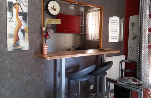 Neris-les-Bains Apartment | Apparently F2, 3 * refurbished