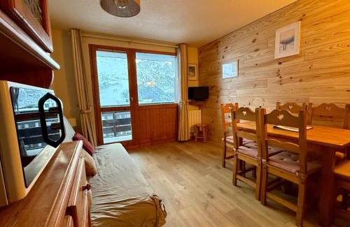 Meribel-Mottaret Apartment | Appart 2 pièces 6p - Pied des pistes avec vue - Parking - Mottaret