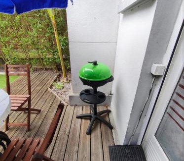 Calais City Center Apartment | Appart bain à remous et jardin proche plage l Eden