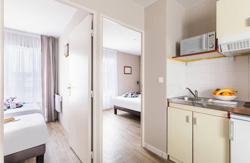 Madeleine-Champ de Mars Apartment | Appart'City Confort Nantes Cité des Congrès