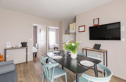 Madeleine-Champ de Mars Apartment | Appart'City Confort Nantes Cité des Congrès