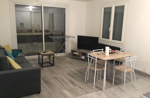 Terrenoire Apartment | Appart du centre t3