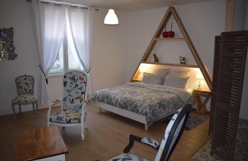 Aubigny-sur-Nere Apartment | Appart hôtel 14 st Anne