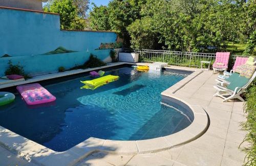 La Terrasse Apartment | Appart indépendant, 1 lit deux personnes et 1 appoint Piscine Jardin Direct Gare Aéroport et jardin