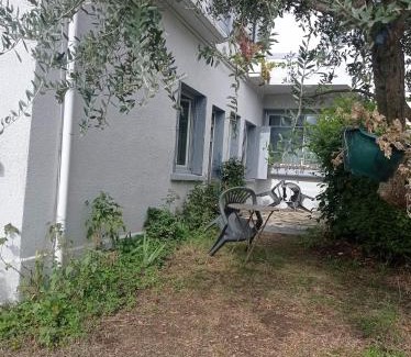 La Terrasse Apartment | Appart indépendant, 1 lit deux personnes et 1 appoint Piscine Jardin Direct Gare Aéroport et jardin