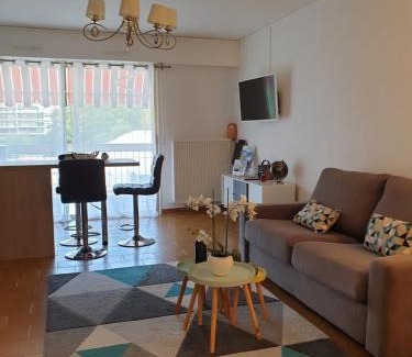 Golfe Juan Apartment | Appart l'Estivaliere