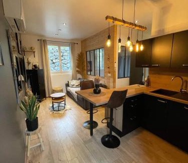 Saint-Savin Apartment | Appart rénové au calme belle vue