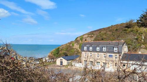Planguenoual Apartment | Appart' vue mer- face à la plage et au sentier des douaniers