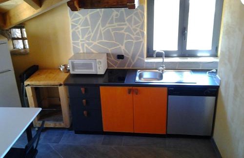 Burano Apartment | Appartamenti Montemezzo Le Case in Pietra