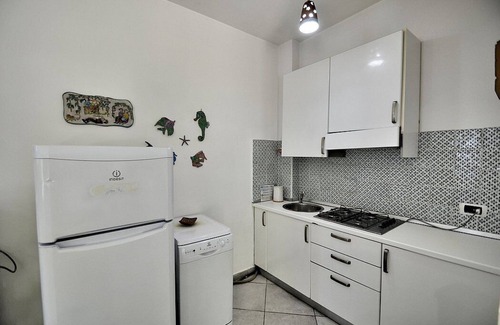 Santa Maria di Castellabate House | Appartamento Apollonia B: A pleasant and spacious one-story apartment that is part of a villa situated at a short distance from the beach, with Free WI-FI.