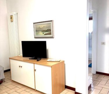 Gabicce Mare Apartment | APPARTAMENTO -B- VISTA MARE con 2 camere da letto-Residence Azzurro