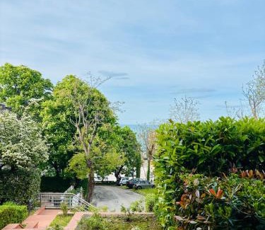 Gabicce Mare Apartment | APPARTAMENTO -B- VISTA MARE con 2 camere da letto-Residence Azzurro