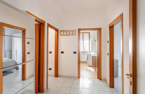 Monte San Giusto Apartment | Appartamento Blu Cobalto