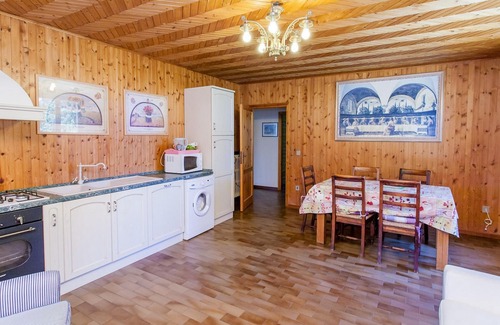 Ramazzano Apartment | Appartamento Chalet - Two Bedroom Apartment, Sleeps 4