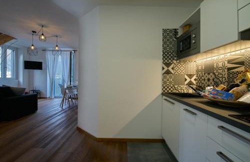 Lezzeno Apartment | Appartamento Comballo