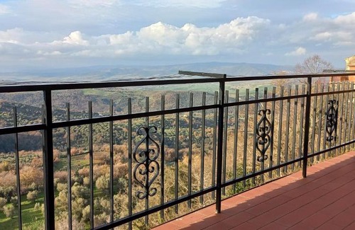 Castel del Piano Apartment | Appartamento con 2 camere in borgo medievale