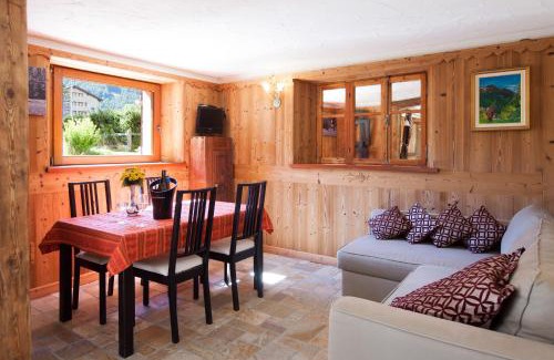 Cogne Apartment | Appartamento con prato privato e BBQ