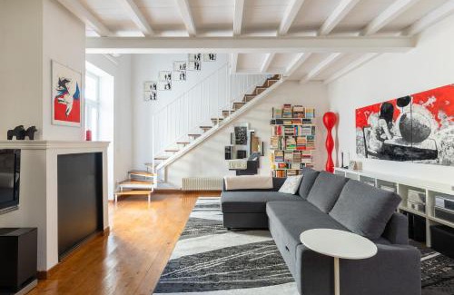 Historic Center Apartment | Appartamento con terrazza tra i tetti del centro