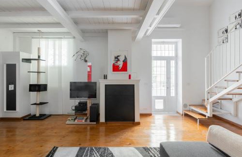 Historic Center Apartment | Appartamento con terrazza tra i tetti del centro