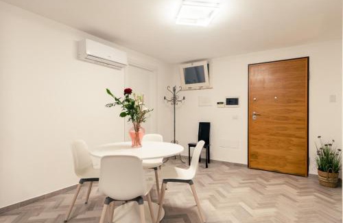 Latina Apartment | Appartamento Confort 5 minuti dalla Stazione e 45 da Roma