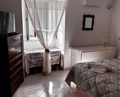 Lacco Ameno House | Appartamento cuore di Lacco Ameno