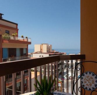 Capo d'Orlando Apartment | Appartamento d'autore