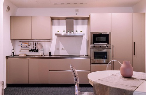 L'antico Ghetto Ebraico Apartment | Appartamento Elegante Alle Due Torri by Wonderful Italy