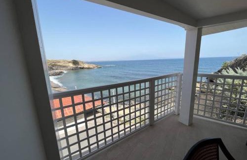 Costa Saracena-Castelluccio Apartment | Appartamento fronte mare