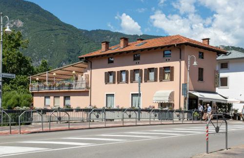 Trento Apartment | Appartamento grande Al Ponte. Situato vicino all'ospedale, al parco e al centro città