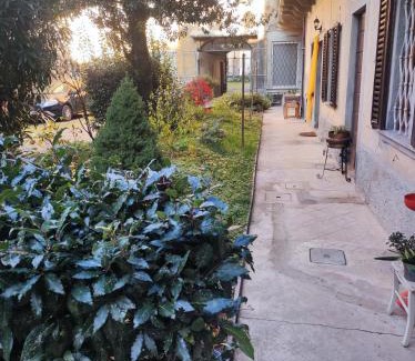 Alzano Lombardo Apartment | Appartamento in Corte Storica