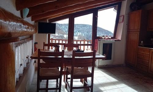 Corgnolaz Apartment | Appartamento incantevole con vista sulla vallata