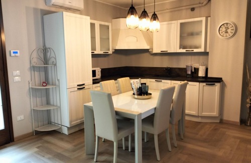 Pesaro Apartment | Appartamento LA Ribollita, due Camere, in Centro, Ampia Terrazza. Zona ZTL