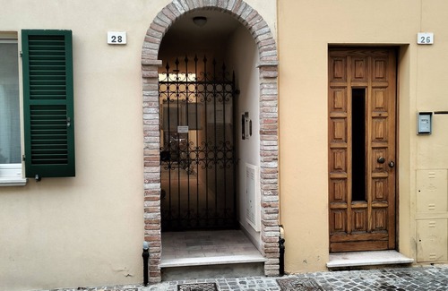 Pesaro Apartment | Appartamento LA Ribollita, due Camere, in Centro, Ampia Terrazza. Zona ZTL
