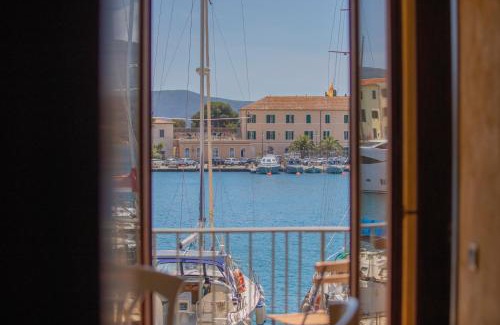 Portoferraio Old Town House | Appartamento Lungomare - HelloElba