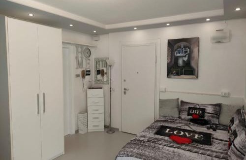 Grado Pineta Apartment | Appartamento Mirabell, FRONTE SPIAGGIA, VISTA MARE CON PARCHEGGIO