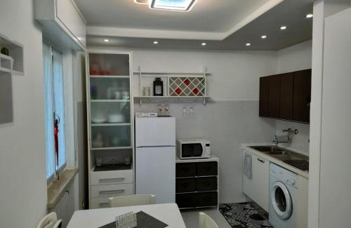 Grado Pineta Apartment | Appartamento Mirabell, FRONTE SPIAGGIA, VISTA MARE CON PARCHEGGIO