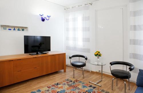 Castello Apartment | Appartamento Piera Rossa
