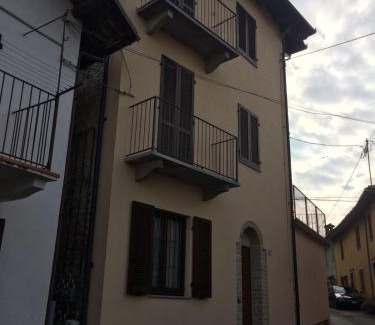 Neive Apartment | Appartamento Riva
