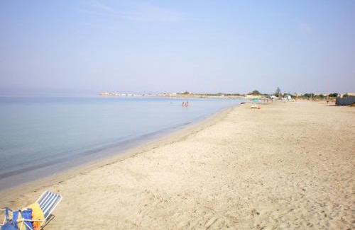 Marsala Apartment | "Appartamento rosa" Nice apartment with parking, courtyard, terrace and garden