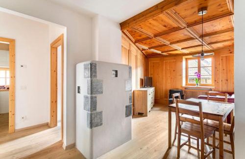 Predazzo Apartment | Appartamento rustico con stube e balcone
