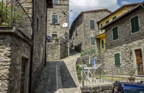 Vitoio Apartment | Appartamento Salvatore (3 Bedrooms, Sleeps 6)