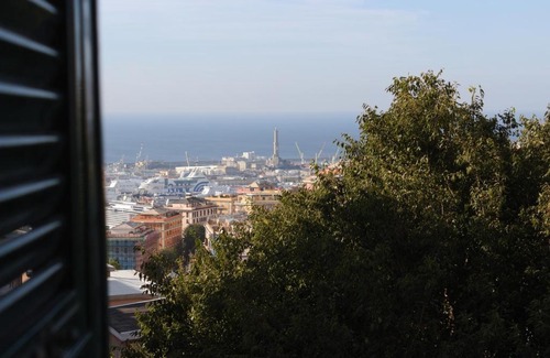 Oregina Apartment | Appartamento Verde sul Mare