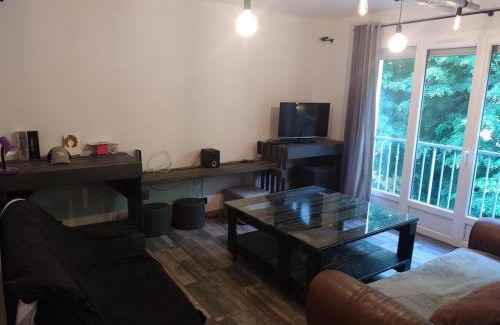 Saint-Jacques-de-la-Lande Apartment | Appartement dans copropriété arborée