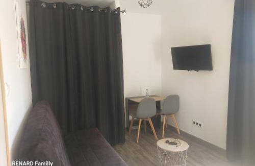 La Boissiere-des-Landes Apartment | Appartement T2 meublé - Entrée indépendante