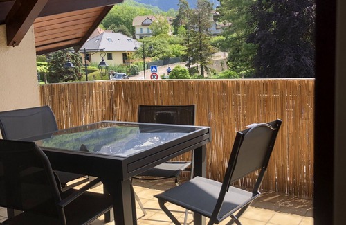 Menthon-Saint-Bernard Apartment | Appartement Proche du lac Dannecy