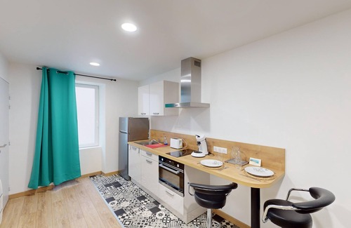 Saint-Vaast-la-Hougue Apartment | Appartement 2 Pers Rénové à Neuf