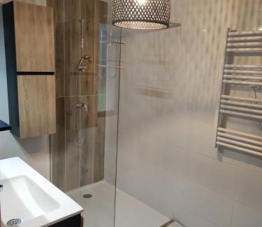 Saint-Georges-de-Luzencon Apartment | Appartement à la campagne