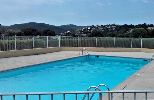 Agay Apartment | APPARTEMENT 2/4 Persons - Very nice sea view - swimming pools - parking lot