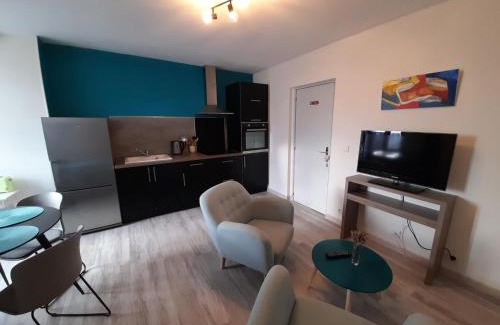 La Roche-Posay Apartment | Appartement 2 chambres avec Wi-Fi, proche centre-ville et thermes de La Roche-Posay - FR-1-541-10