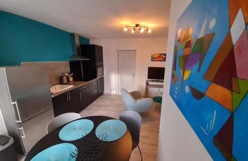 La Roche-Posay Apartment | Appartement 2 chambres avec Wi-Fi, proche centre-ville et thermes de La Roche-Posay - FR-1-541-10